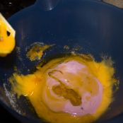 Bizcocho de frutos del bosque con fresas - Paso 1