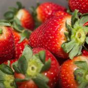 Bizcocho de frutos del bosque con fresas - Paso 3