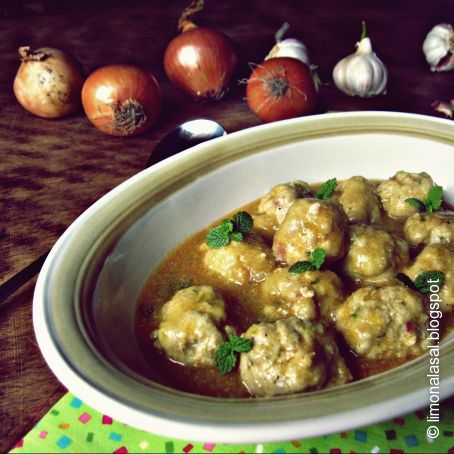 Albóndigas con salsa de cebolla