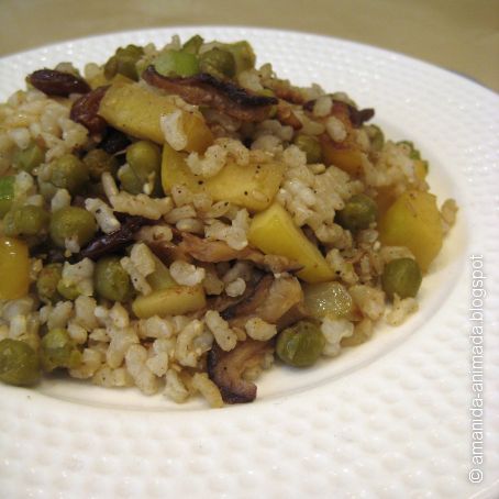 Arroz especiado con setas y manzana