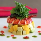 Ensalada de bogavante con mango y aguacate