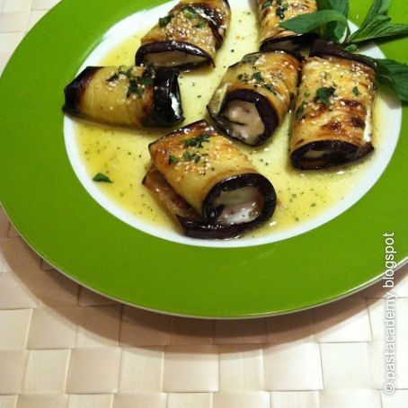 Involtini de berenjena con ricotta