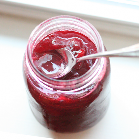 Mermelada casera de ciruela roja
