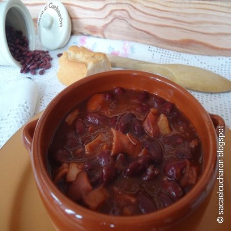 Judías pintas con oreja