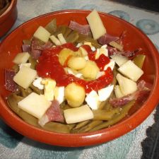 Judías verdes con jamón y queso