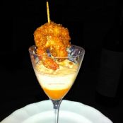 Langostinos crujientes con espuma de gambas al ajillo y crema de piquillos