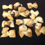 Lazos de hojaldre con chocolate