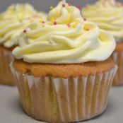 Cupcakes con buttercream de chocolate blanco