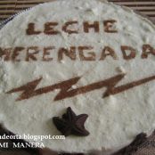 Tarta de leche merengada con galletas de canela