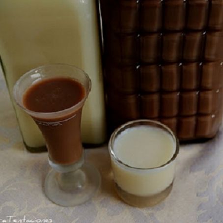 Licor de chocolate blanco o con leche (Deliciosas tentaciones)