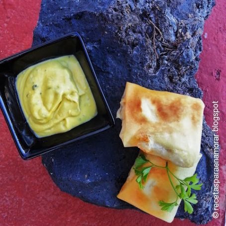 CRUJIENTE DE LUBINA CON SALSA DE CAVA AL ESTRAGÓN