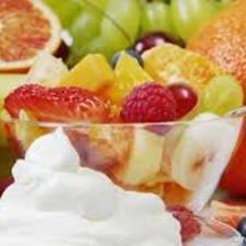 Macedonia de frutas con nata