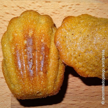 Madeleines de café con aroma de vainilla y canela