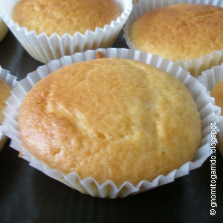 Magdalenas con yogurt griego