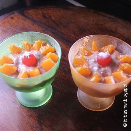 Mandarina y melón con yogurt de chocolate