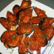 Mejillones en salsa picante de tomate