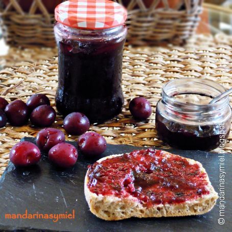 Mermelada de cerezas.