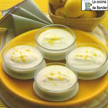 Mousse casera de limón con yogur (/5)