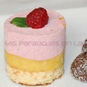 Mousse de fresas con gelée de mango (bizcocho, gelée y mousse)