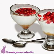 Mousse de queso con granada