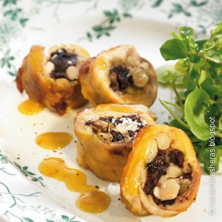 Muslos de pollo relleno de foie, manzana y frutas secas