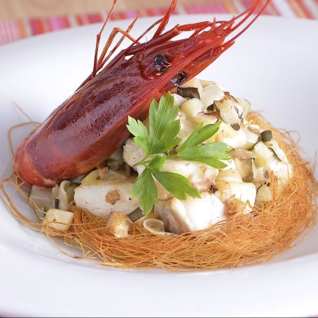 Nidos crujientes de merluza al cava con carabineros