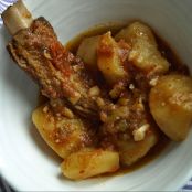 Patatas con costilla de cerdo adobada