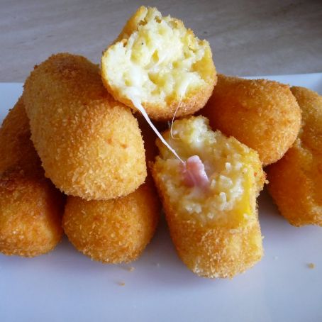 Croquetas de mozzarella, patata y jamón cocido