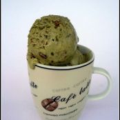 Helado de pistacho y chocolate blanco