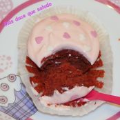 Red Velvet cupcake con frosting de malvaviscos