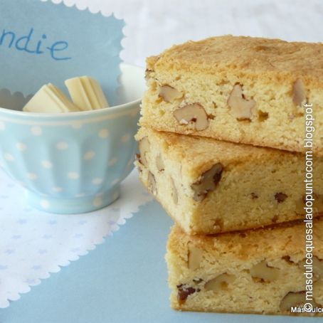 Blondie con nueces de Pecan
