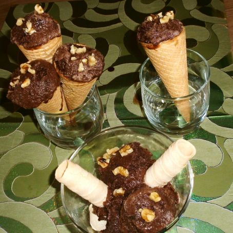 Helado de chocolate y nueces