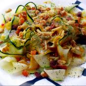 Tagliatelle de calabacín con salsa exótica y frutos secos - Paso 6