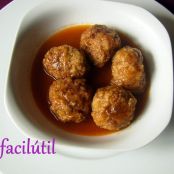 Albóndigas de carne en salsa picantona