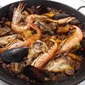 Paella al fuego