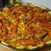 Paella de arroz con bogavante