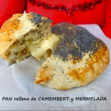 Pan relleno de Camembert y mermelada