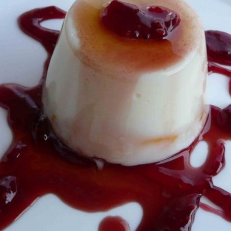 Pannacotta de Cardamomo y Melocotón