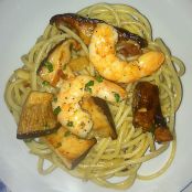 Espaguetti con setas y langostinos