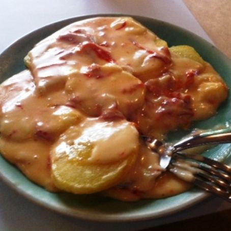 Patatas  en salsa con piquillos