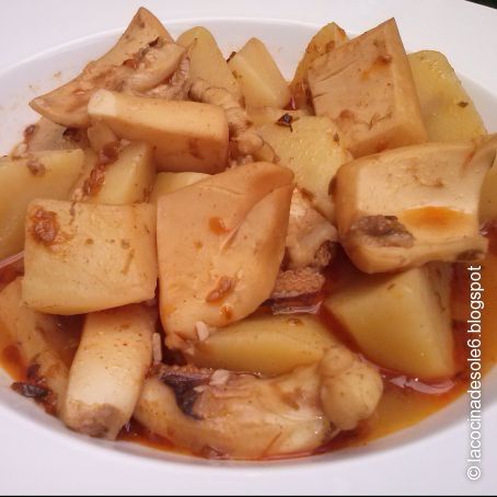 Patatas con choco en adobo