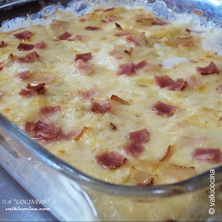 Patatas al gratén con queso y bacon