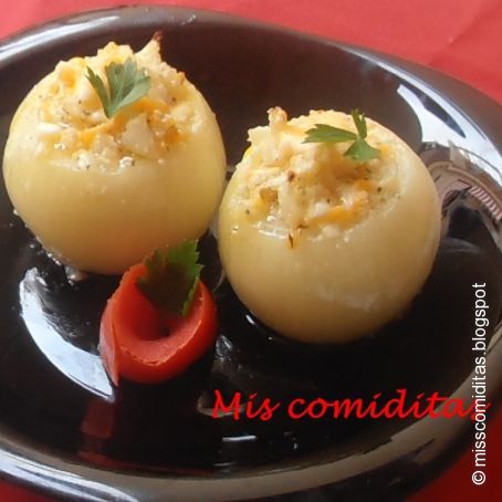 Cebollas rellenas de queso a la italiana