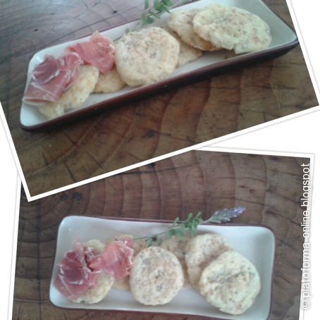 Galletas de queso azul y mantecoso