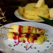 Piña a la plancha con sopa de yogur