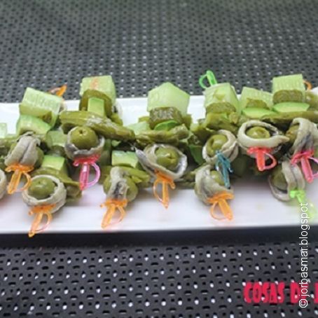 Pinchos de boquerones con pepino