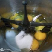 Pionono de naranja en thermomix - Paso 1