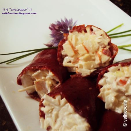 Pimientos del piquillo rellenos de ensalada de surimi