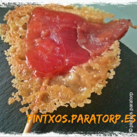 Piruletas de parmesano e ibérico