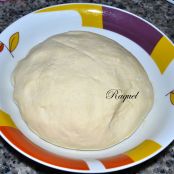 Pizza de Atún Canónigos y Aceitunas Negras - Paso 1